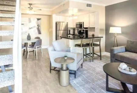 Un Appartement Chic Avec Une Excellente Remise A Neuf A Angers Pour Trois Visiteurs Daire