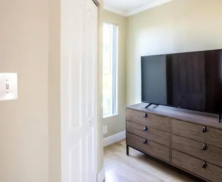 Un Appartement Chic Avec Une Excellente Remise A Neuf A Angers Pour Trois Visiteurs Daire